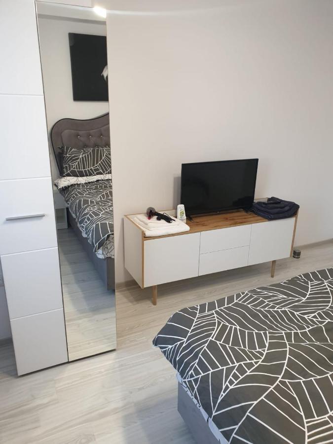 Topaz Central Apartment Bacău Exteriör bild